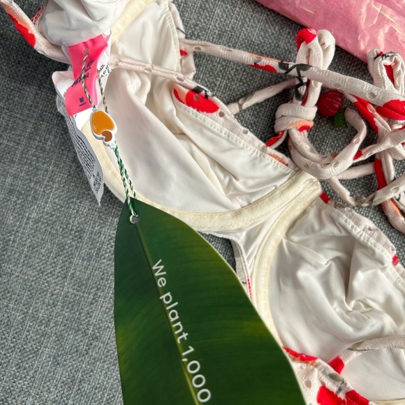 Farm Rio Pitanga Cherry Bikini Top Size M - Picture 11 of 11